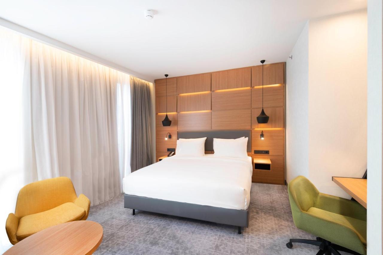 Holiday Inn Yerevan - Republic Square By Ihg Zewnętrze zdjęcie