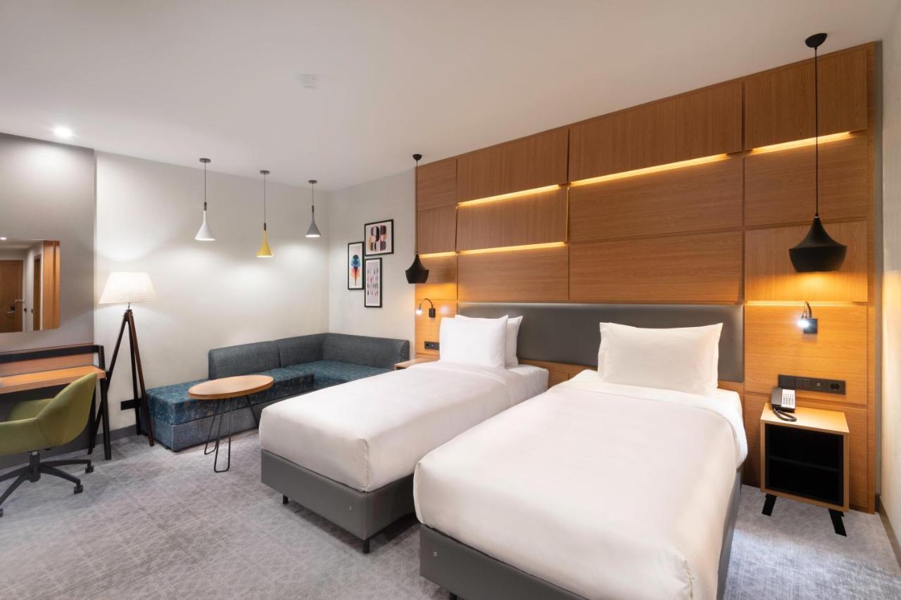 Holiday Inn Yerevan - Republic Square By Ihg Zewnętrze zdjęcie