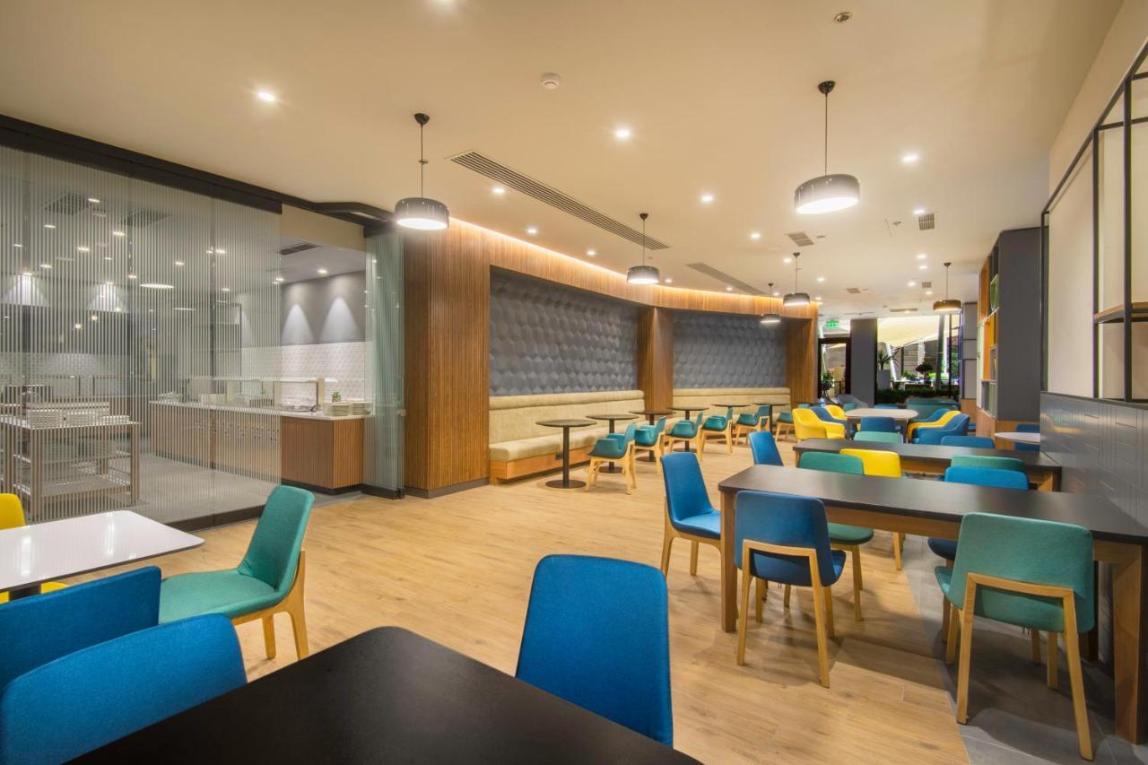 Holiday Inn Yerevan - Republic Square By Ihg Zewnętrze zdjęcie